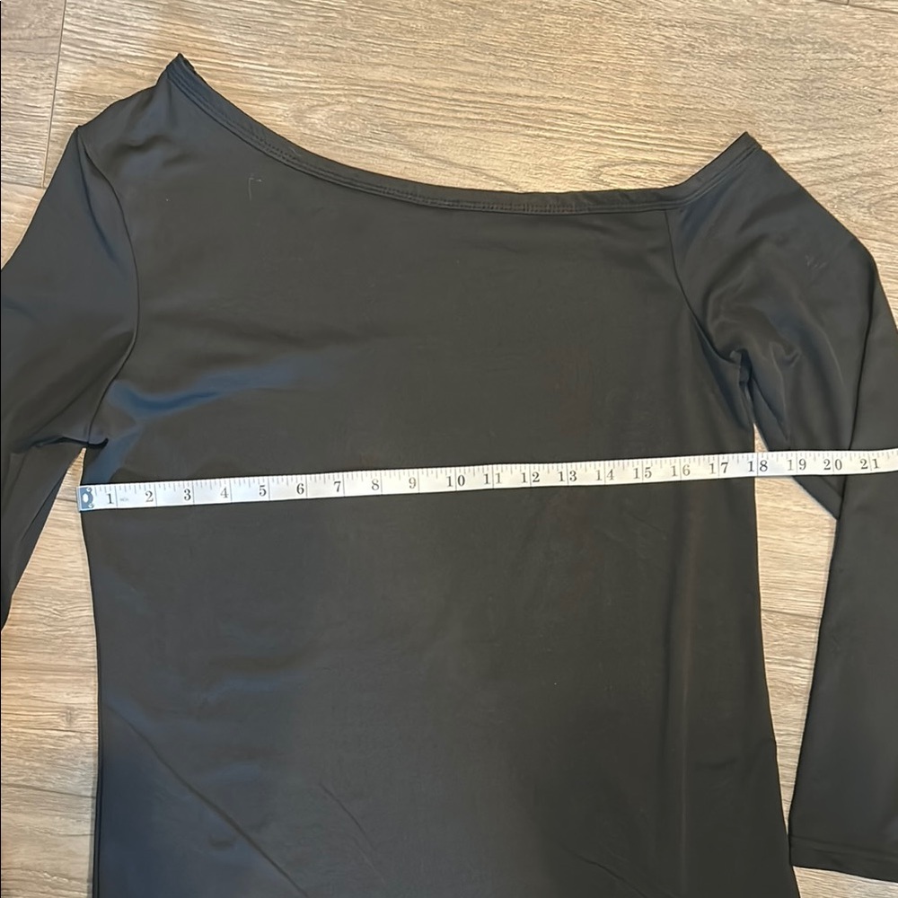 NWOT Elegant Black Off-Shoulder Dress - Picture 3 of 5